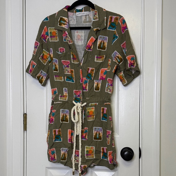 NWOT Petal + Pup Everlee Postcard Print Romper– Size XS - Picture 7 of 11